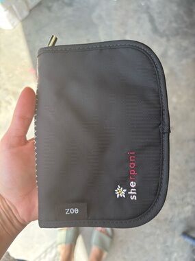 Sherpani Black Compact Zoe Organizer Pouch / wallet